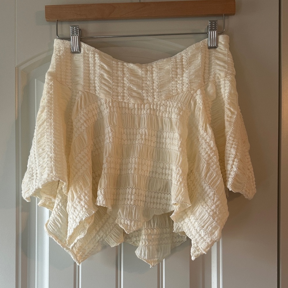 Dippin’ Daisies Cream Skort
